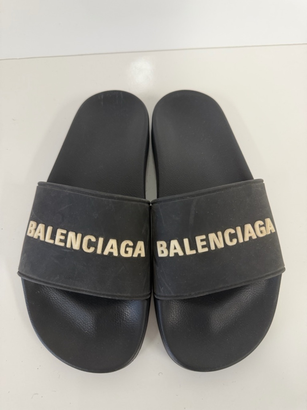 Balenciaga Women’s Black Rubber Pool Slides with Logo. Size: US 9 - Picture 3 of 8